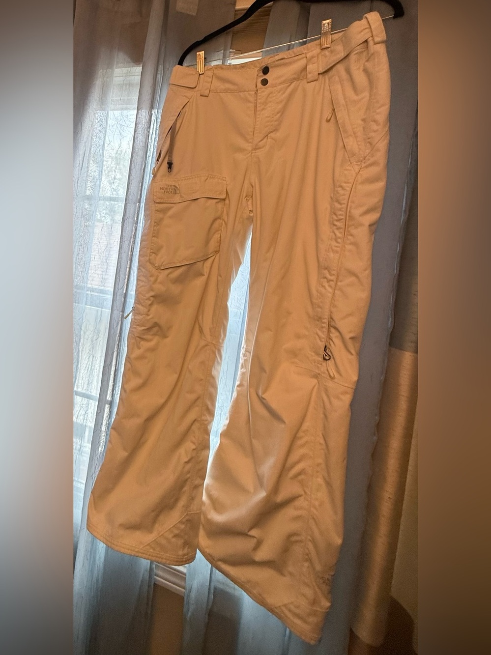 The North Face women’s Large white/beige Cargo Snow Pants